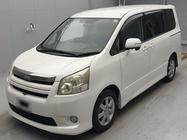 Toyota Noah 2008