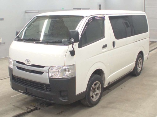 Toyota Regius 2018