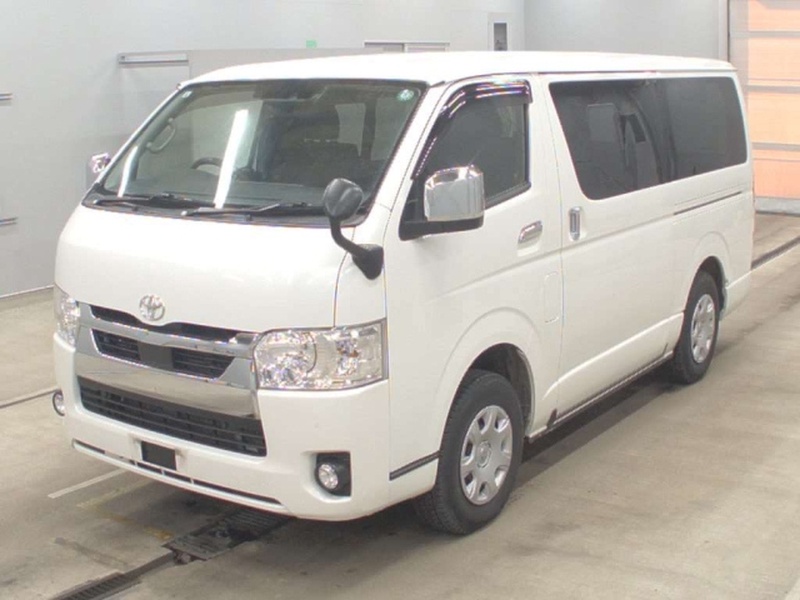 TOYOTA HIACE VAN