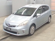 TOYOTA PRIUS ALPHA 2011