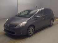 TOYOTA PRIUS ALPHA 2013