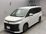 TOYOTA VOXY 2022
