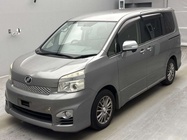 TOYOTA VOXY 2013