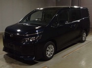 TOYOTA VOXY 2017