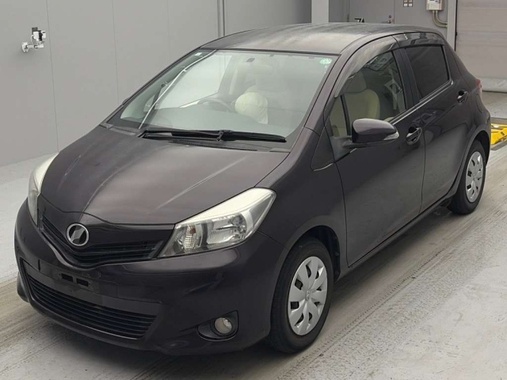 Toyota Vitz 2013