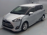 Toyota Sienta 2015