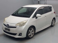 Toyota Ractis 2011