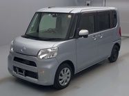 Daihatsu Tanto 2015