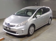 TOYOTA PRIUS ALPHA 2013