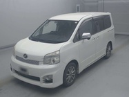 Toyota Voxy 2013