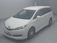 TOYOTA WISH 2011