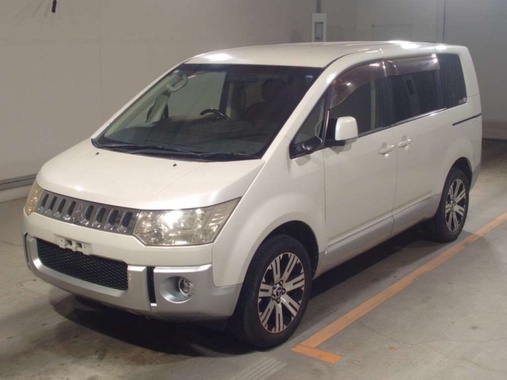MITSUBISHI DELICA D5 2012