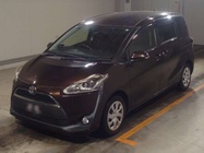 Toyota Sienta 2016