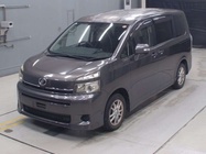 Toyota Voxy 2013