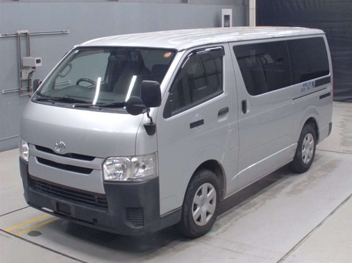 Toyota Regius 2016