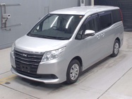 Toyota Noah 2015