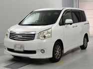 Toyota Noah 2011