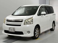 Toyota Noah 2009