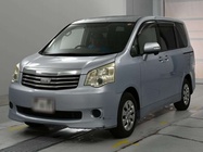 Toyota Noah 2011