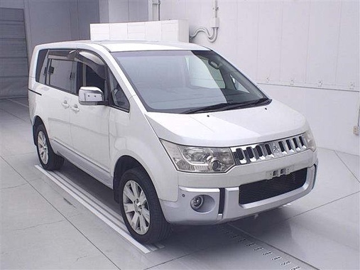 MITSUBISHI DELICA D5 2012