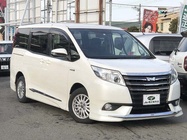 Toyota Noah 2015