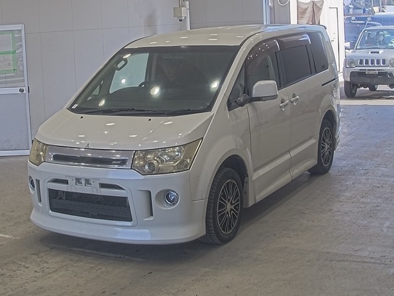 MITSUBISHI DELICA D5