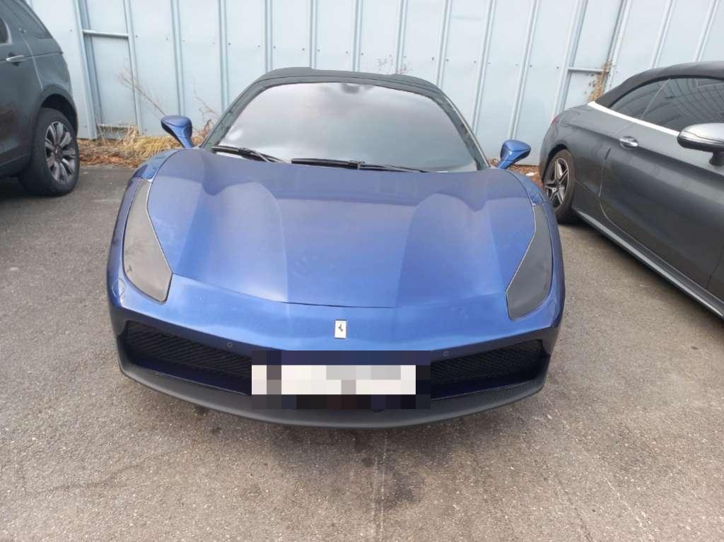 Ferrari 488