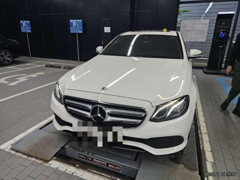 Mercedes E300