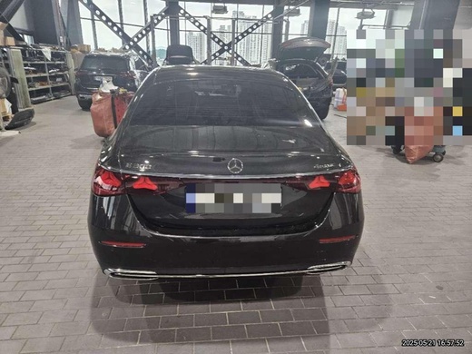 Mercedes-Benz E300 2024