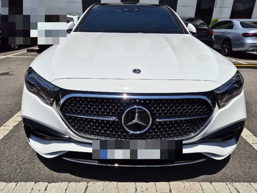 Mercedes-Benz E300 2024