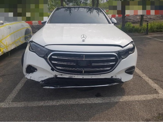 Mercedes-Benz E 300 2025