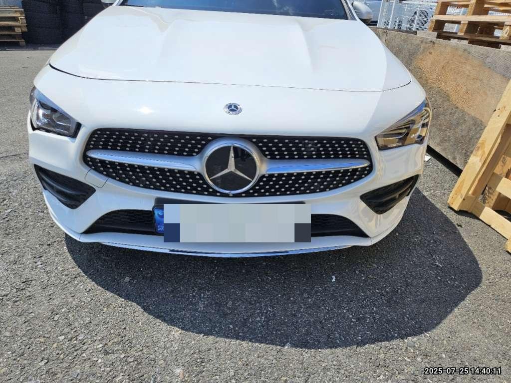 Mercedes Benz CLA250