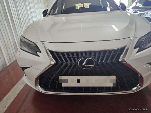Lexus ES300h 2024