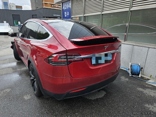 Tesla Model X 2020