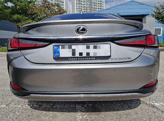 Lexus ES300h 2025
