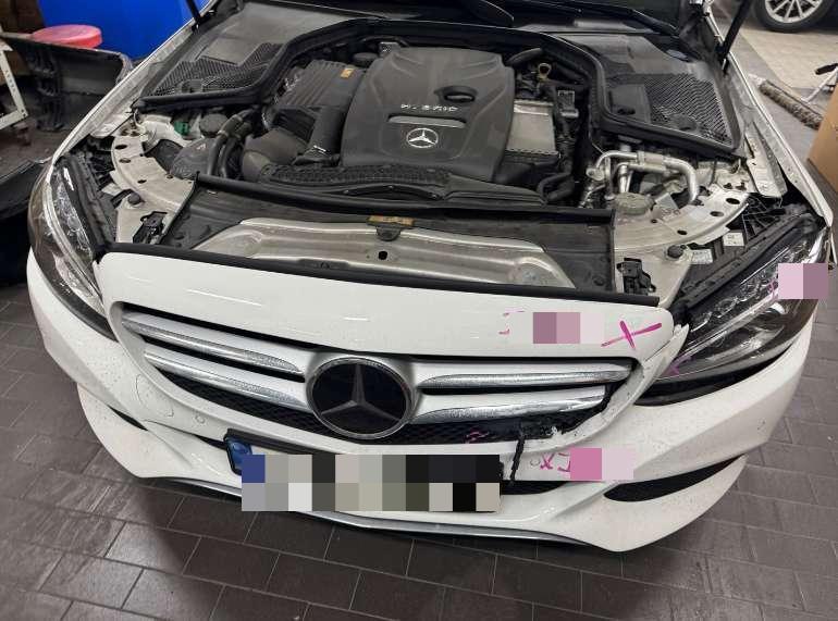 Mercedes C350 e