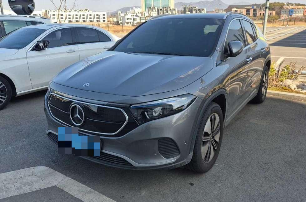 Mercedes EQA250