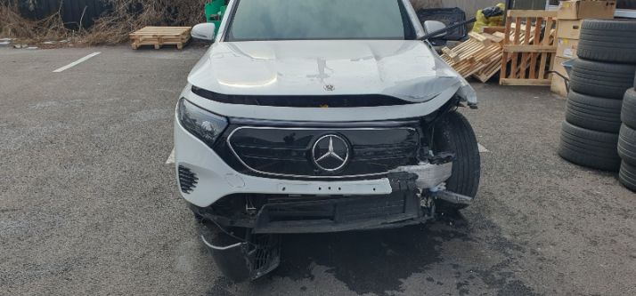 Mercedes EQB 300