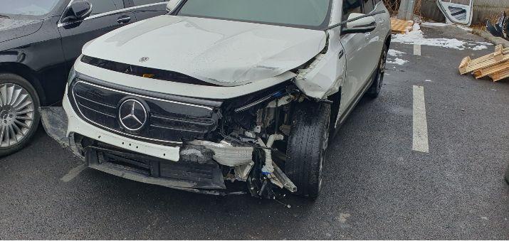 Mercedes EQB300