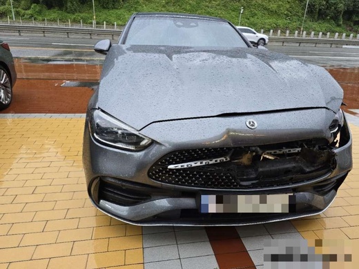 Mercedes-Benz C300 2023