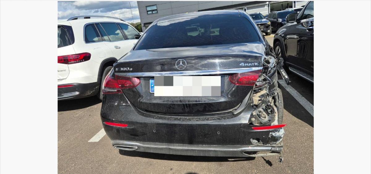 Mercedes-Benz E300 e