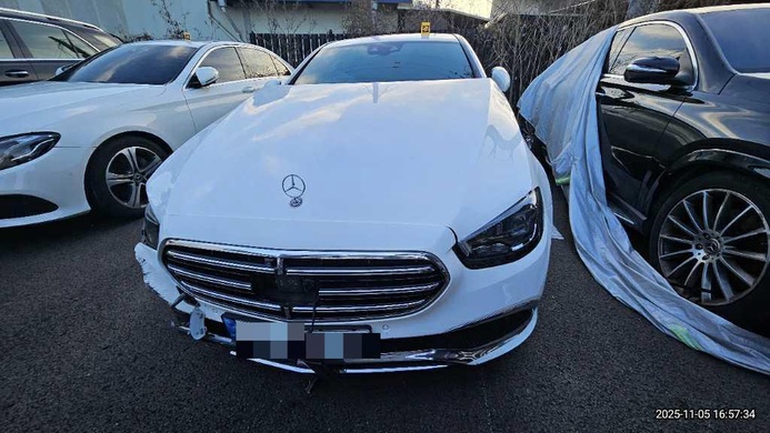 Mercedes-Benz E300 e 2023