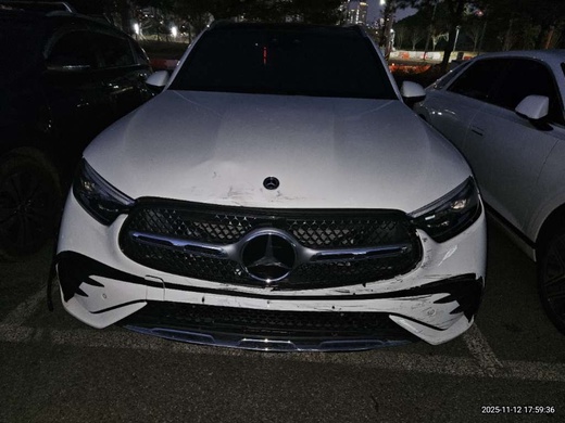 Mercedes-Benz GLC300 2025