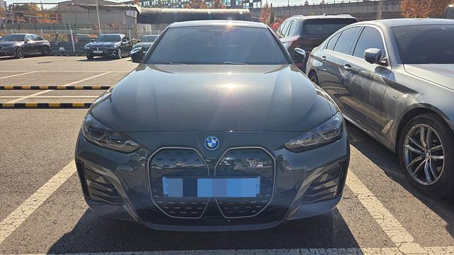 BMW i4