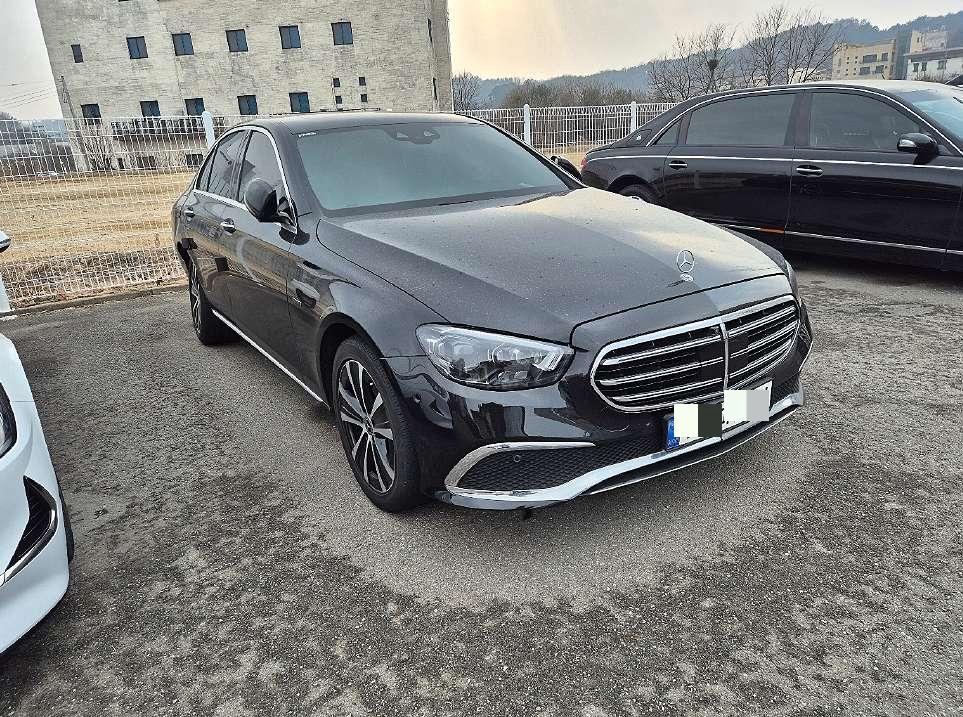 Mercedes-Benz E300 e