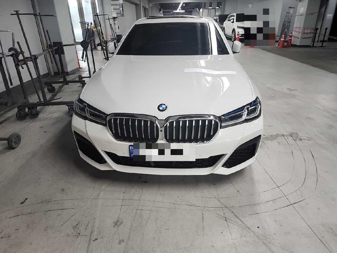 BMW 530i
