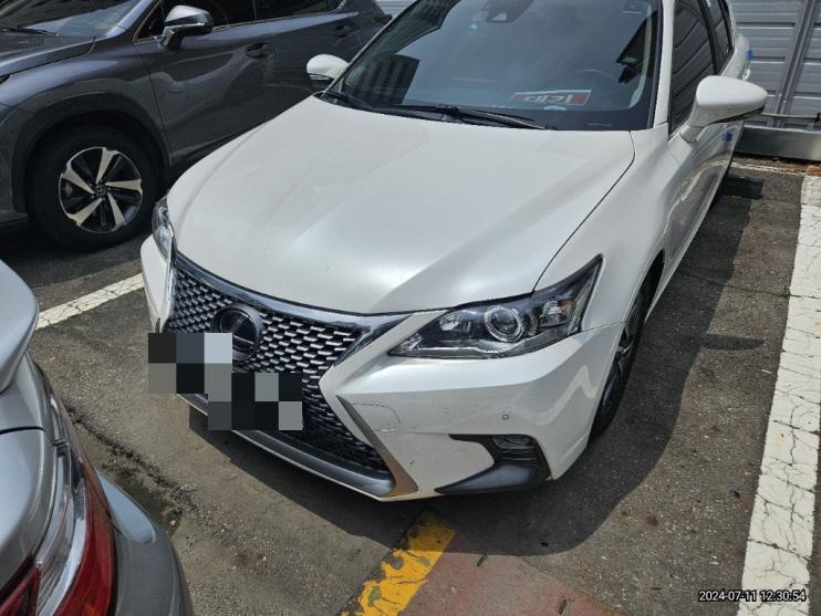 Lexus CT200h