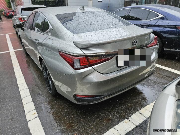 Lexus ES300h