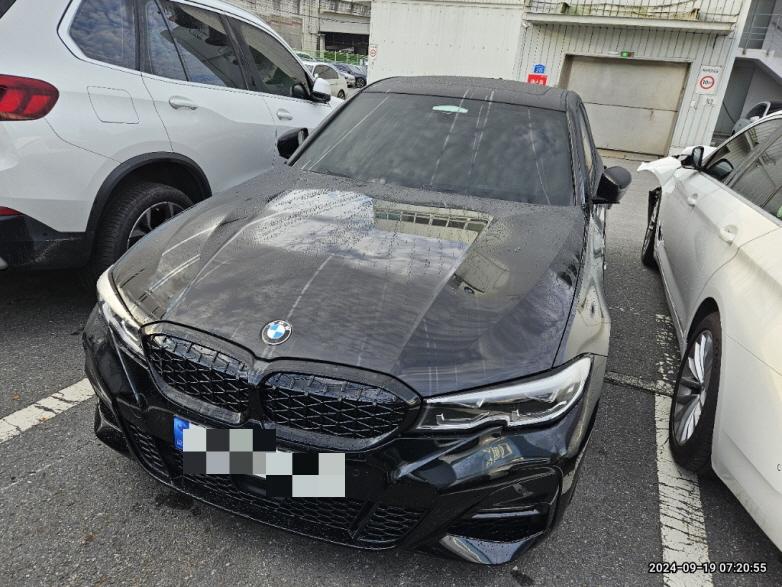 BMW 320i