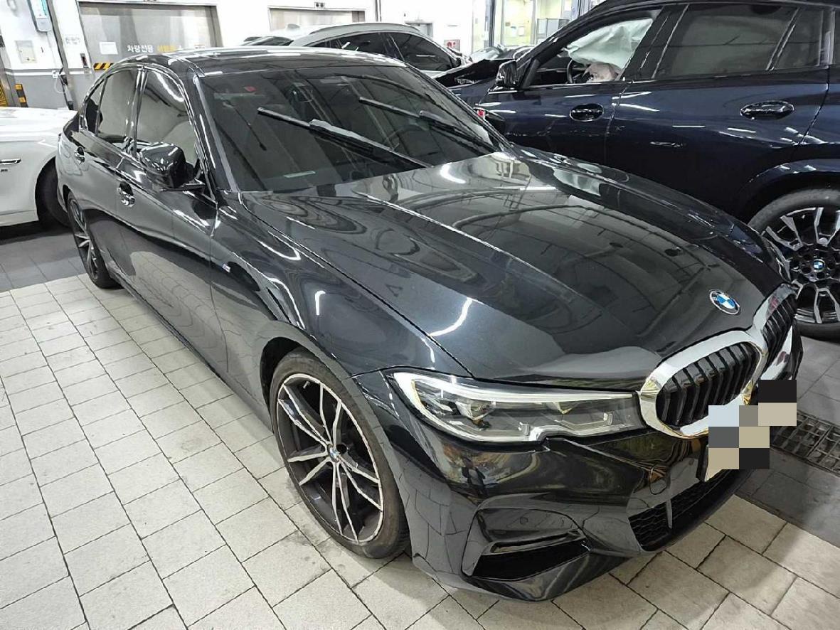 BMW 320i